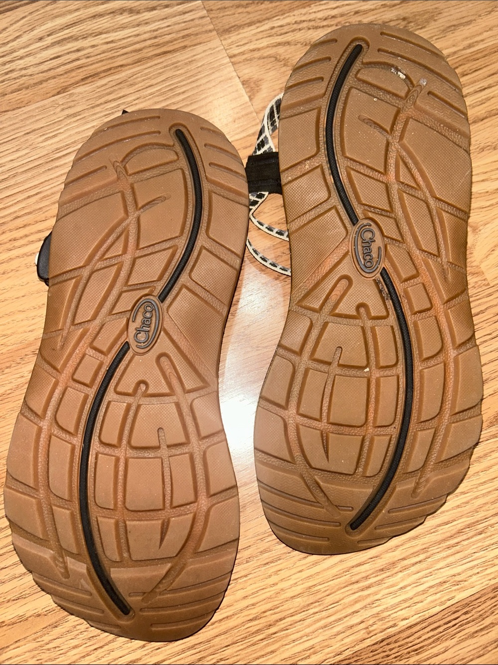 EUC Chaco Black Sandals with Beige Checked Straps - Picture 3 of 4